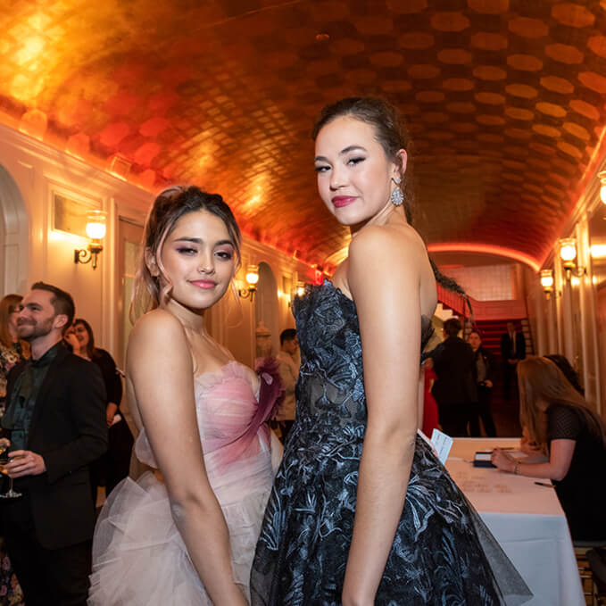 Gala_Carousel-Maia_Reficco_and_Solea_Pfeiffer,_Evita_Gala_2019,_photo_by_Stephanie_Berger.jpg Maia Reficco and Solea Pfeiffer, Evita Gala 2019, photo by Stephanie Berger